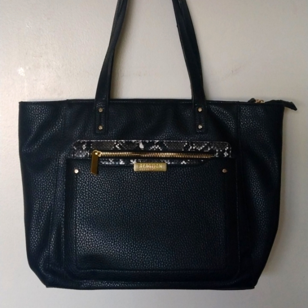 Kenneth Cole Reaction purse in black.